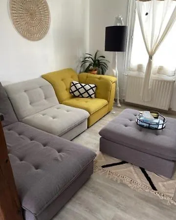 Chambre D'Hote Dans Maison Mitoyenne Au Calme Avec Un Petit Jardin-2